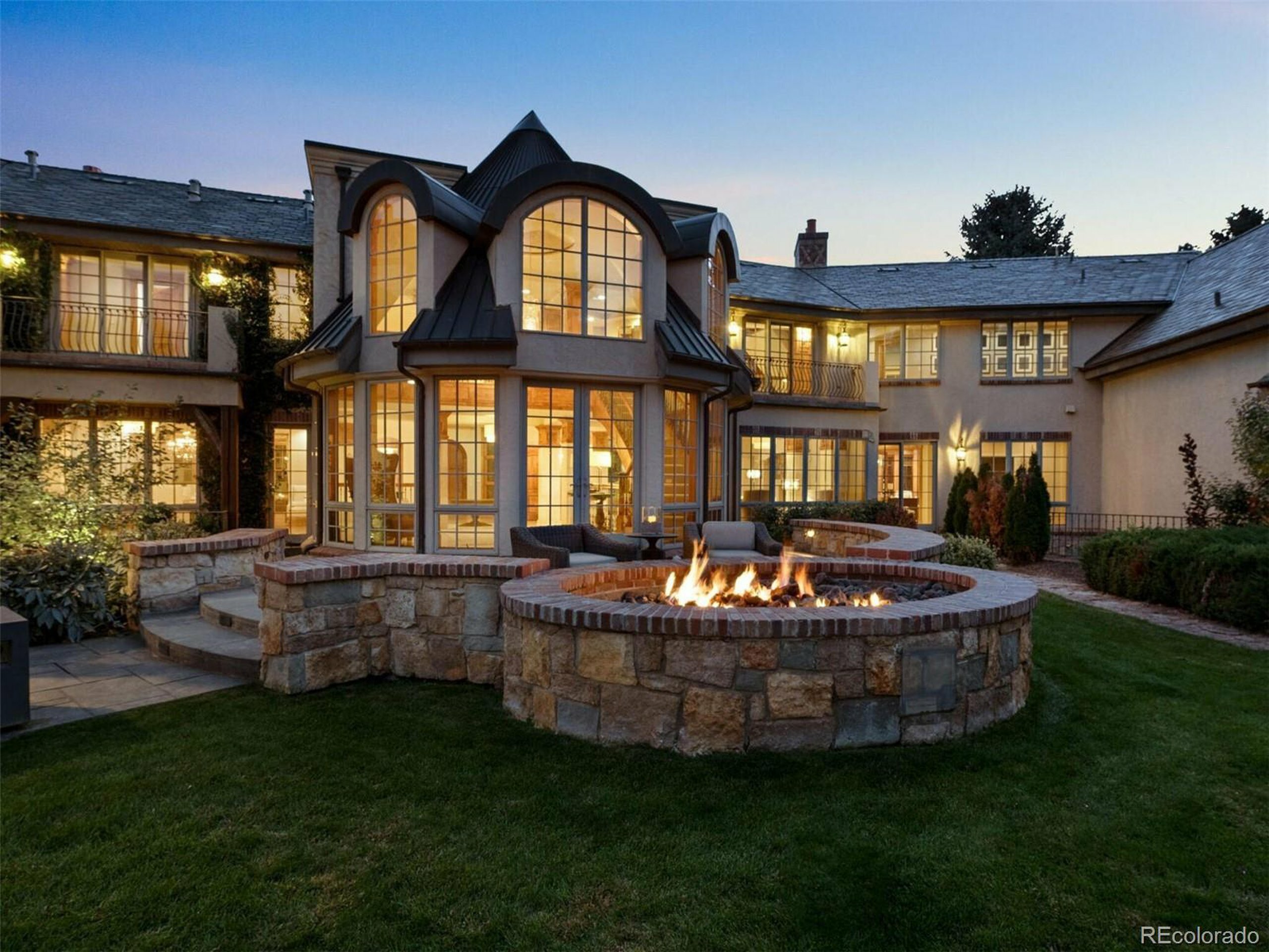 Property Photo: 5 Mockingbird Ln CO 80113