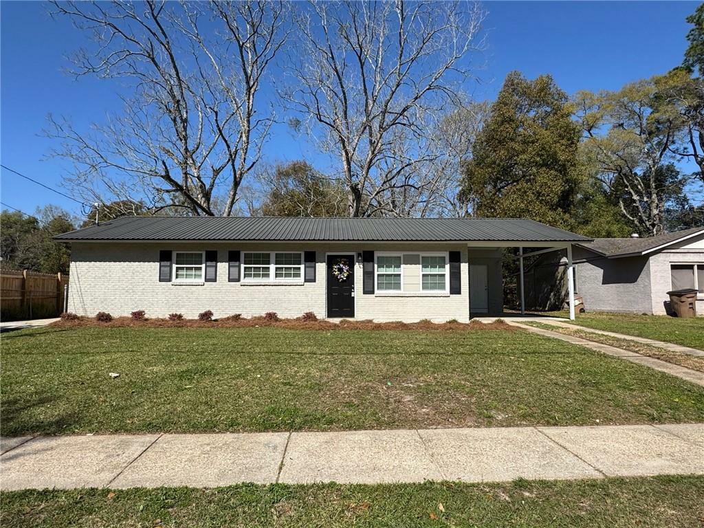 Property Photo: 1520 Devonshire Drive AL 36605
