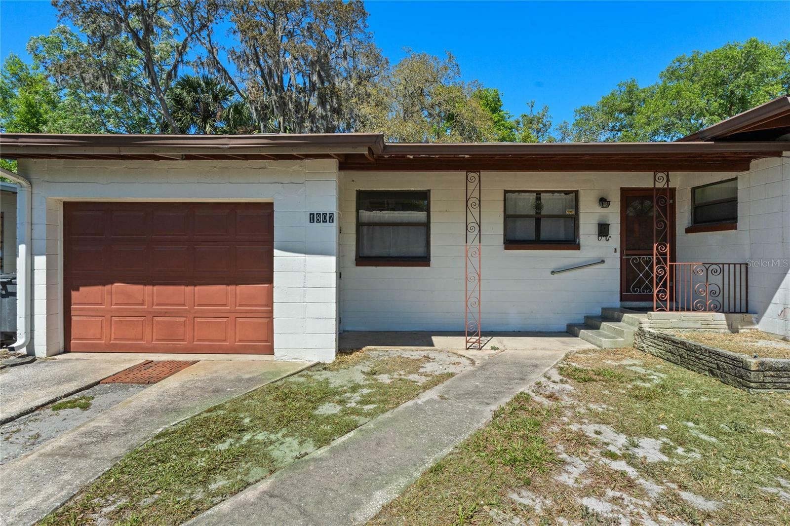 Property Photo: 1807 Yorkshire Drive FL 32792