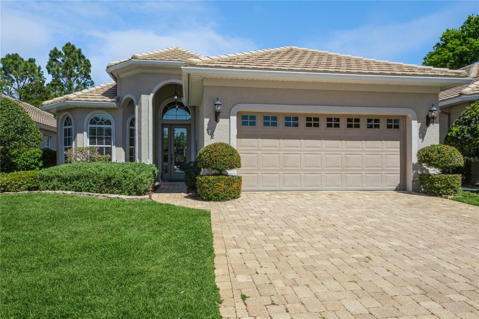 Property Photo: 512 Weston Place FL 32713