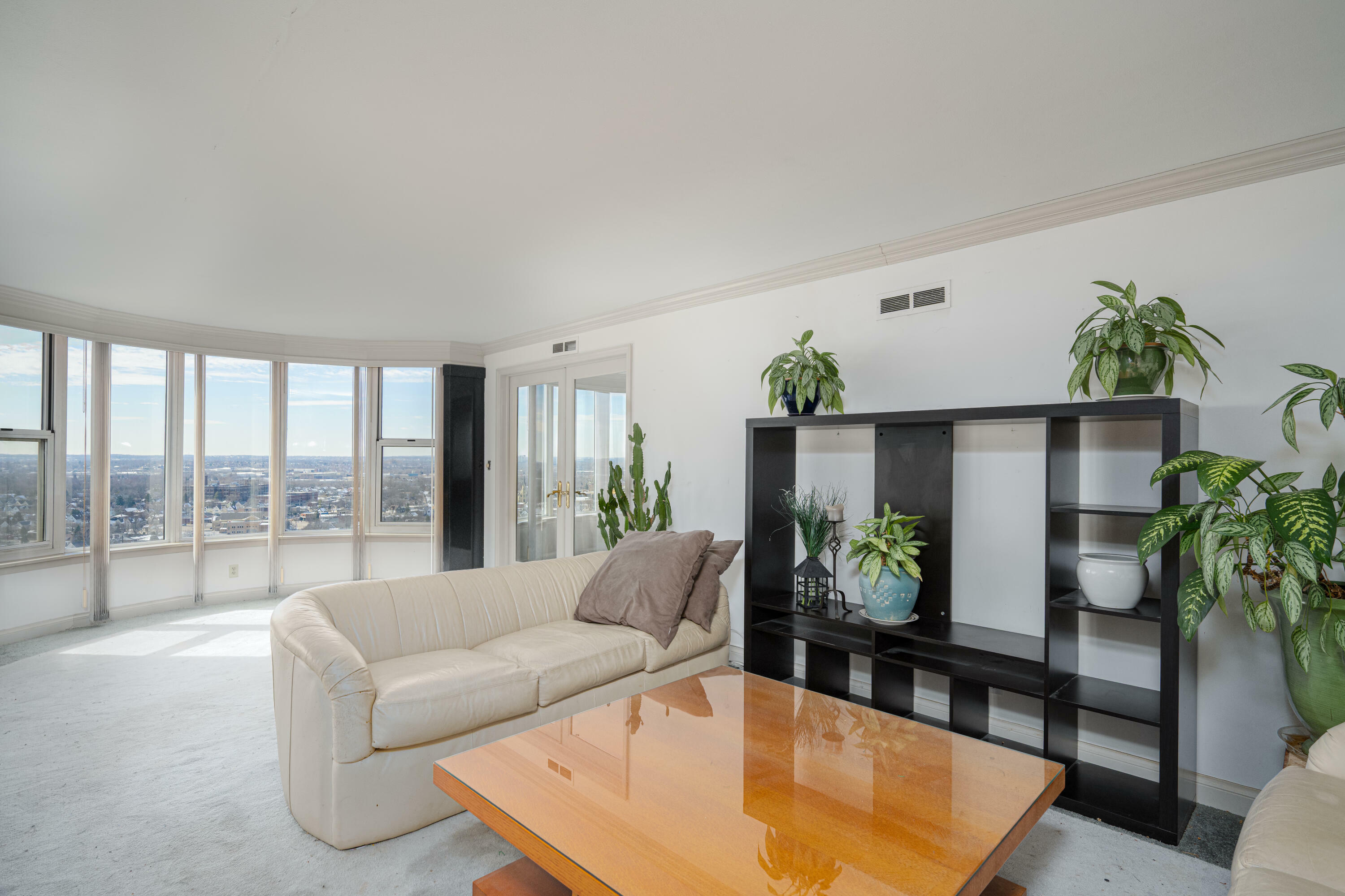 Property Photo: 2525 S Shore Dr 25C WI 53207