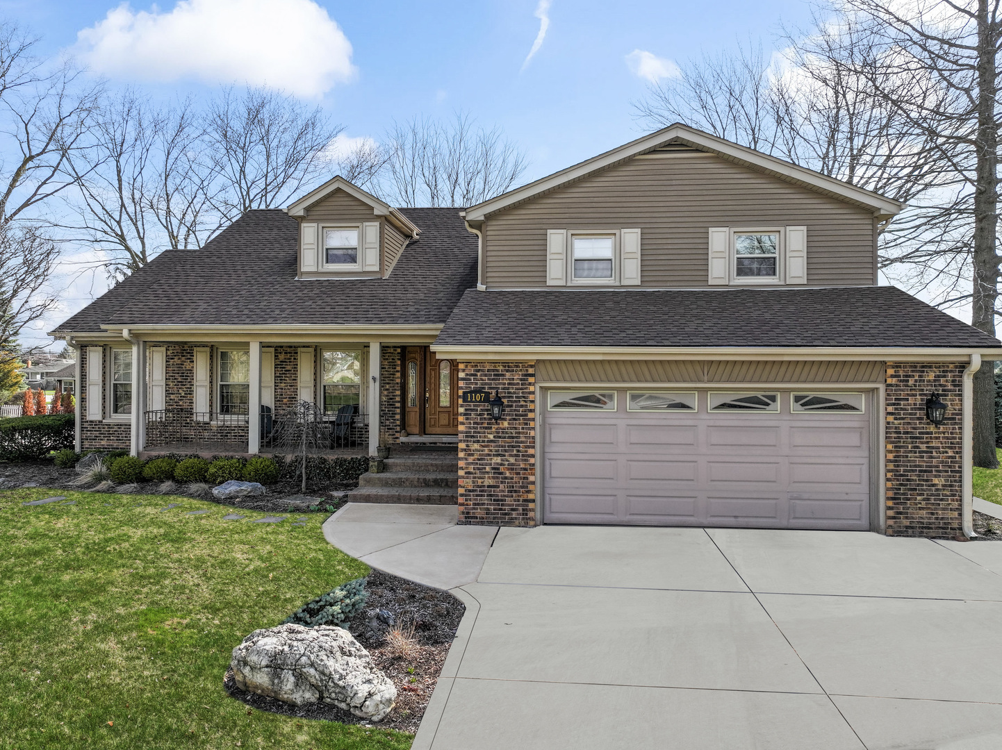 Property Photo: 1107 S Vail Avenue IL 60005