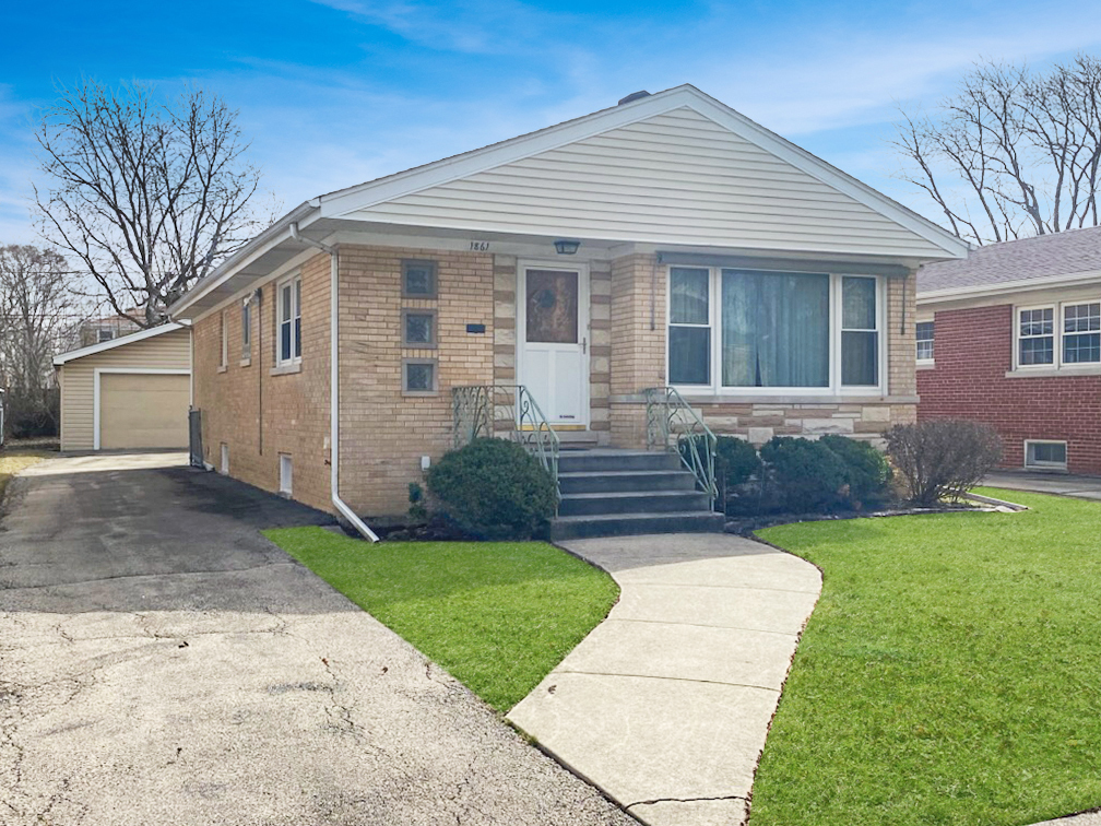 Property Photo: 1861 Linden Street IL 60018