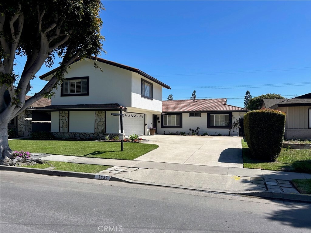 Property Photo: 5032 Galway Circle CA 92649