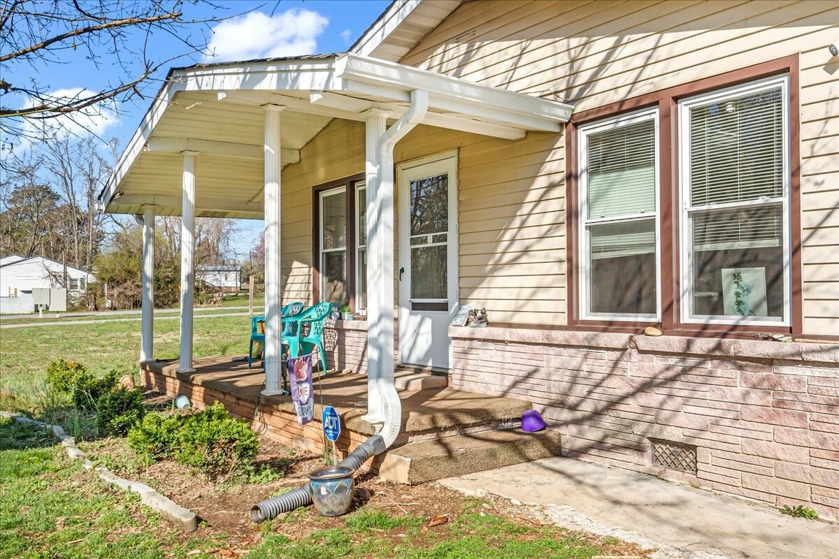 Property Photo: 112 Shasteen St TN 37330