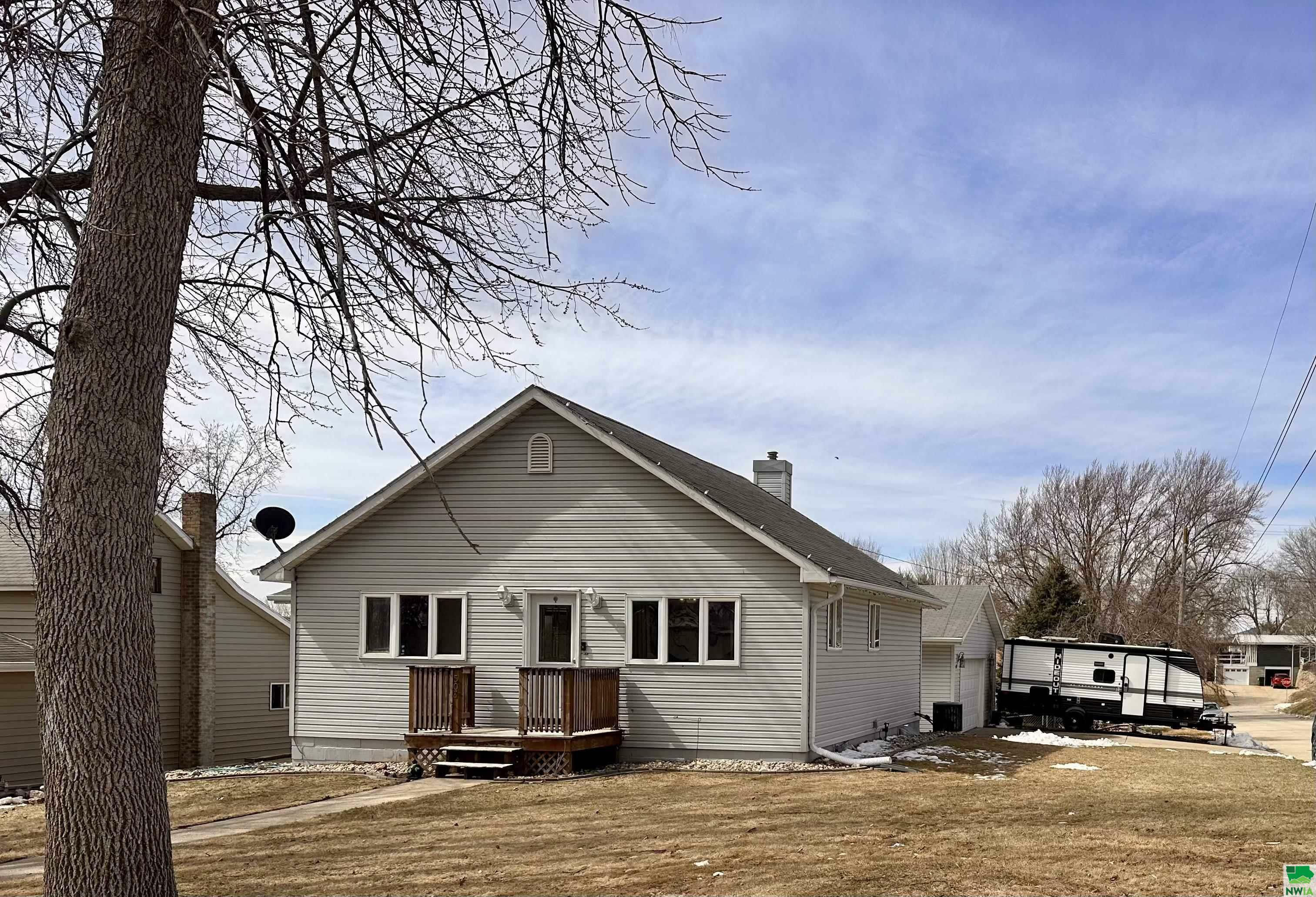 Property Photo: 503 S 3rd IA 51039
