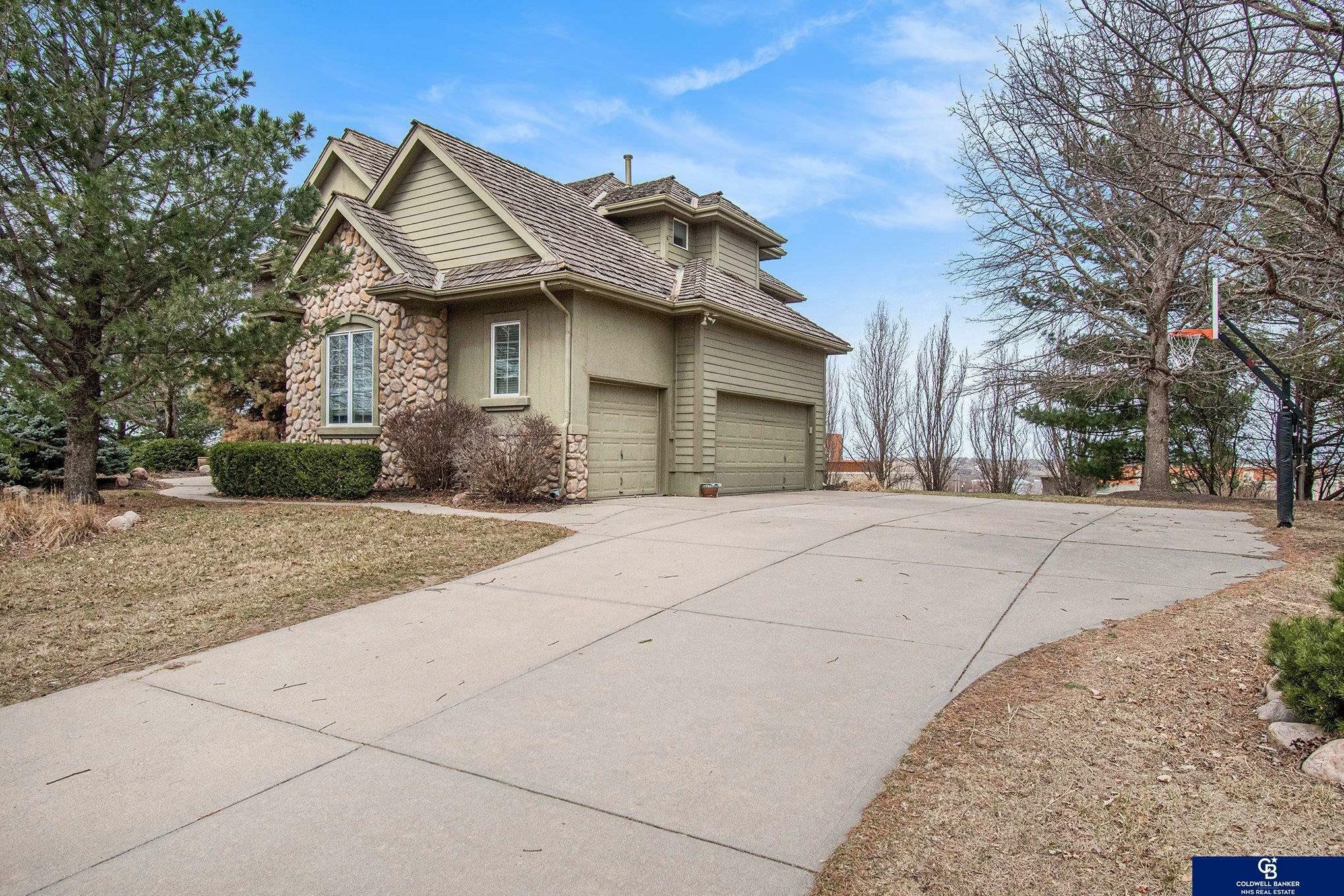 Property Photo: 103 S 173rd Avenue Circle NE 68118