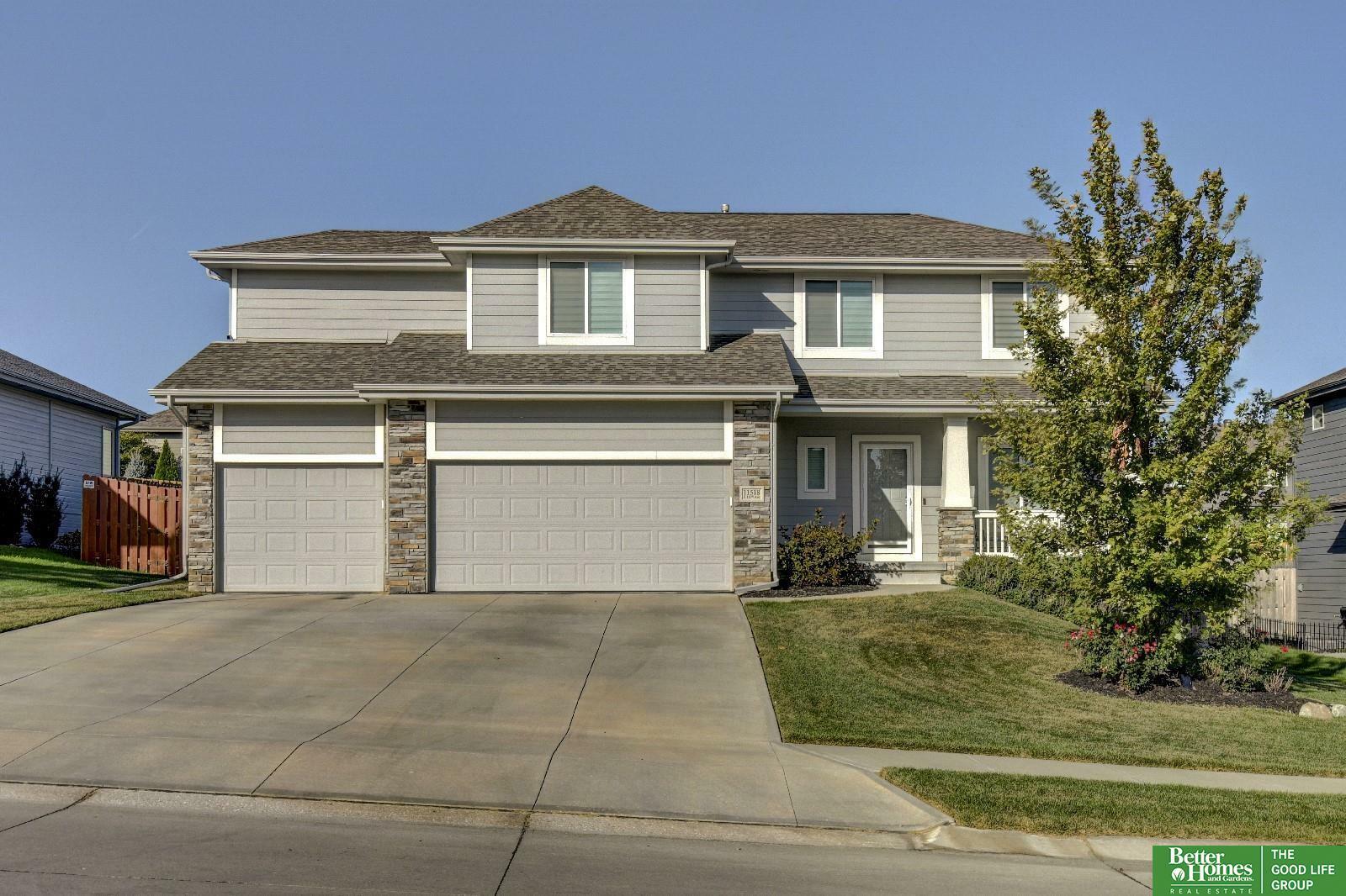 Property Photo: 11518 S 110th Avenue NE 68046