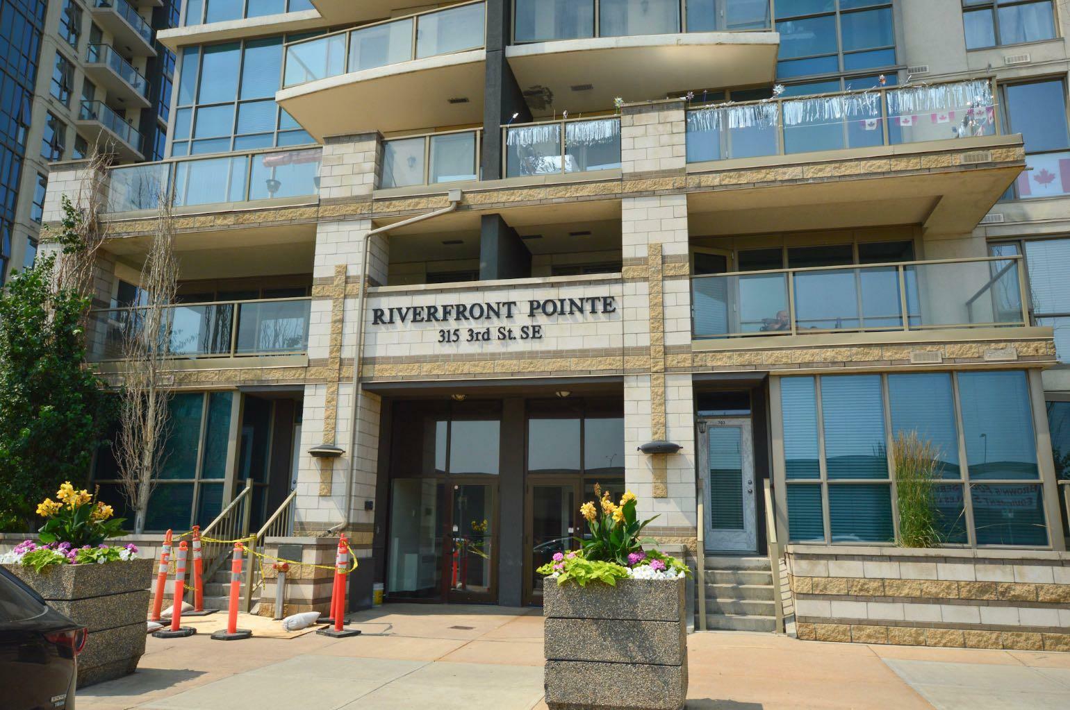 Property Photo: 315 3 Street SE 203 AB T2G 0S3