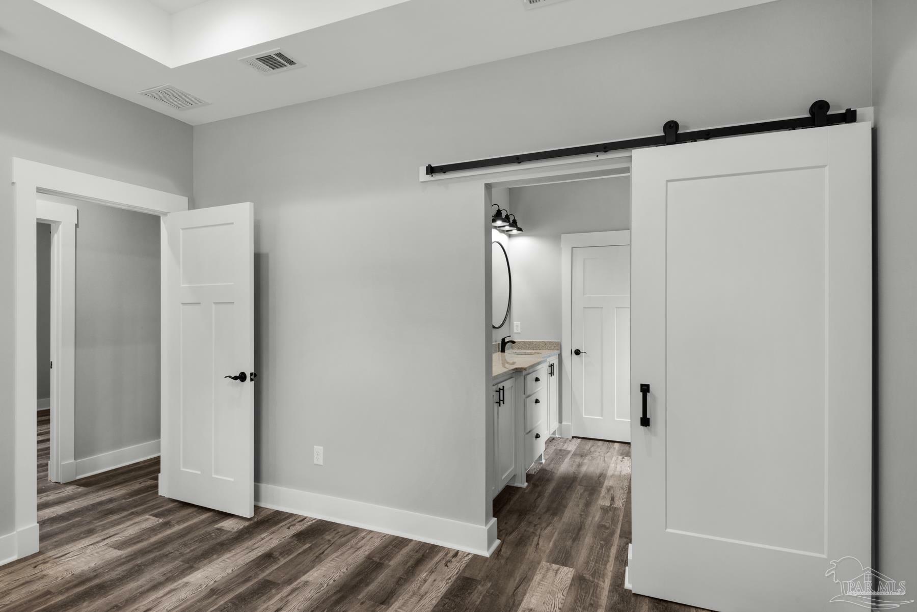 Property Photo:  3007 N 15th Ave  FL 32583 