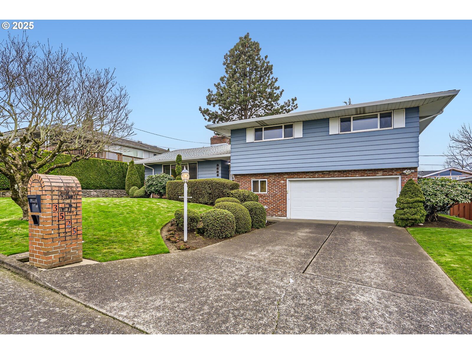 Property Photo: 3525 NE 125th Ave OR 97230