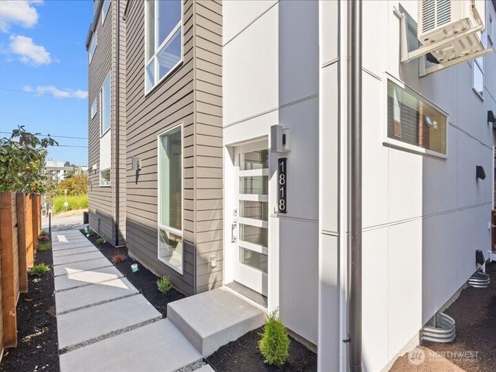 Property Photo:  1818  24th Avenue S  WA 98144 