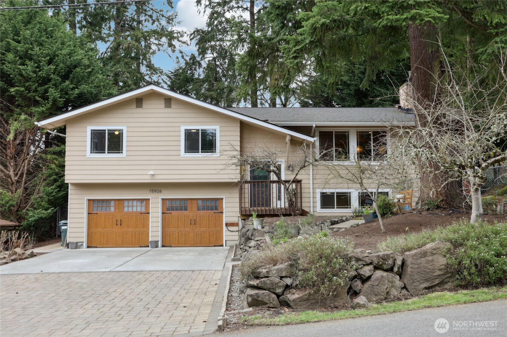 Property Photo: 15926 82nd Place NE WA 98028