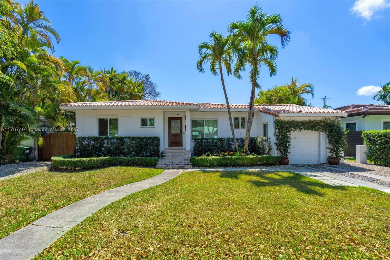 5736 SW 31st St  Miami FL 33155 photo