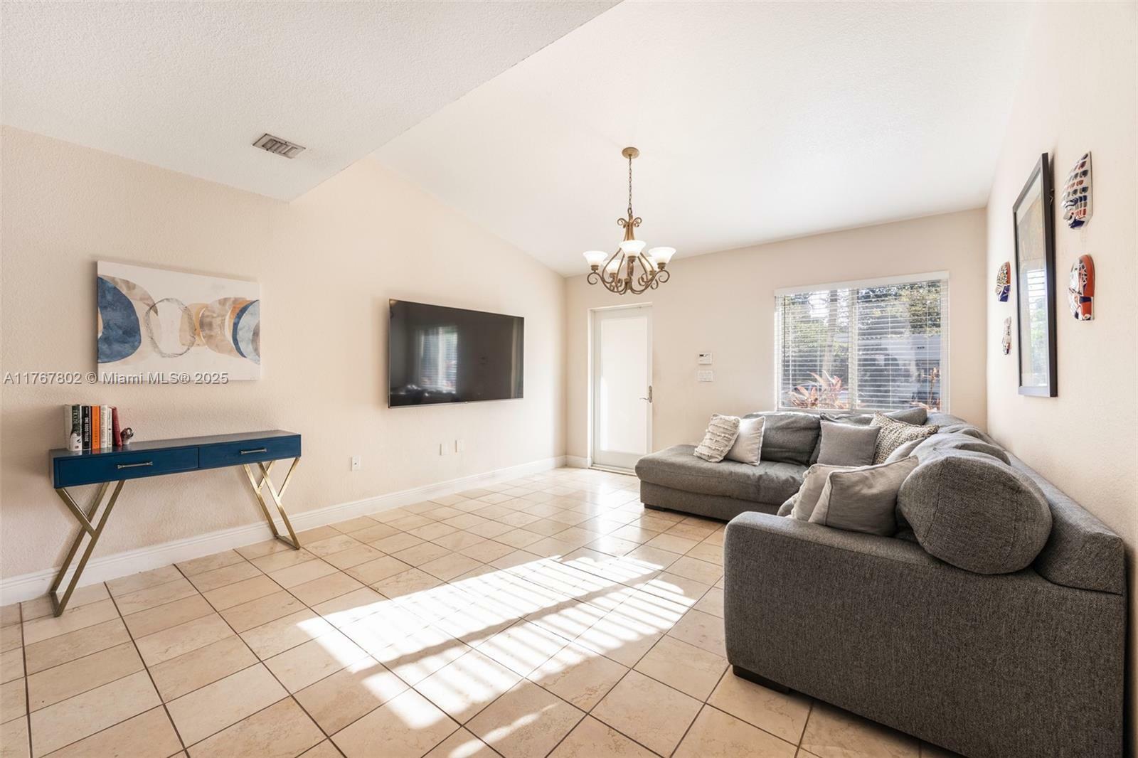 Property Photo: 870 Capri St FL 33134