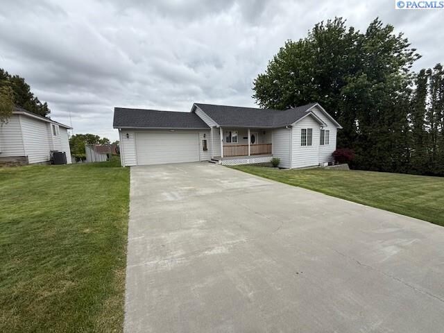 Property Photo: 4136 Melinda Dr WA 99353