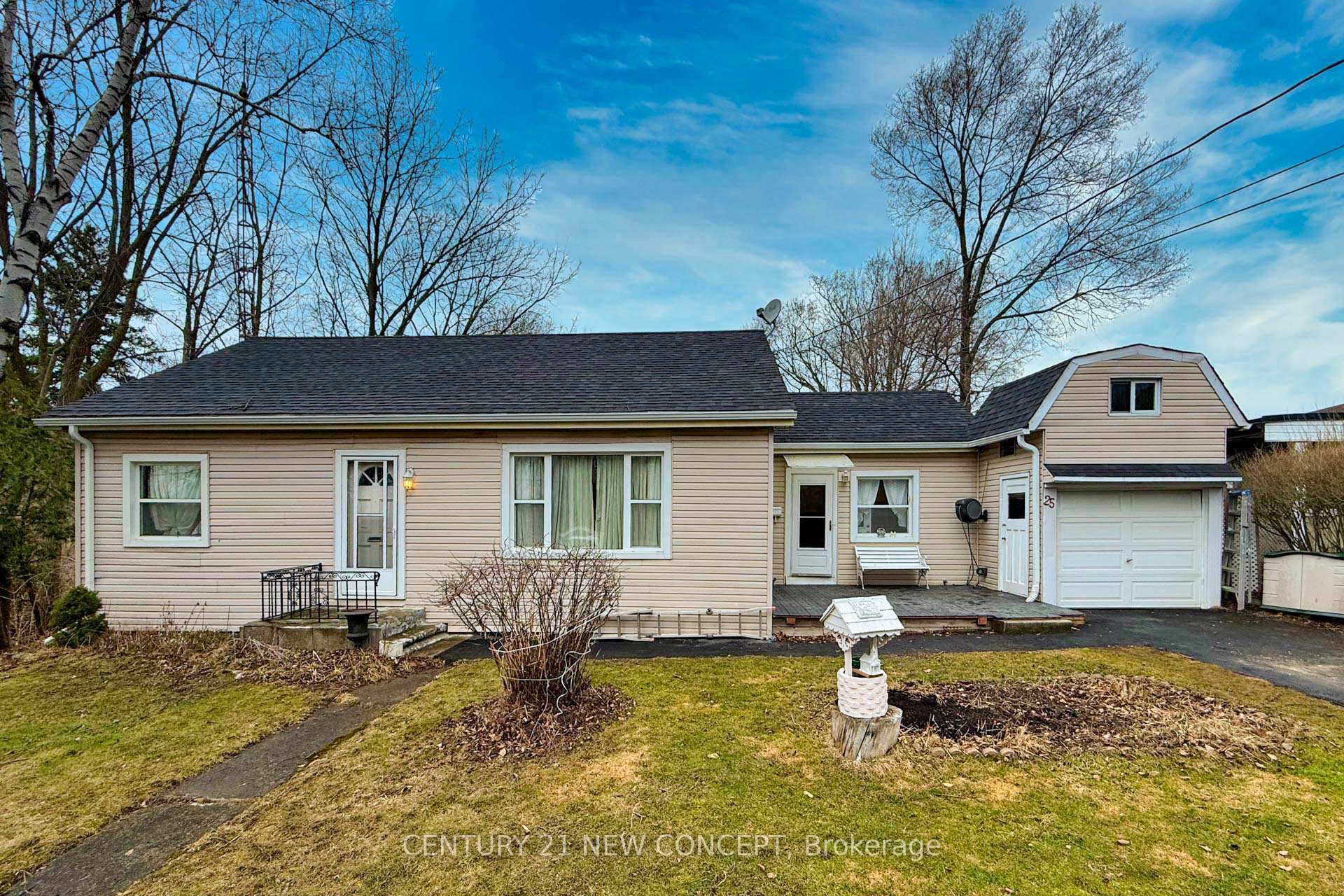 25 Northcliffe Avenue  Hamilton ON L9H 7B3 photo