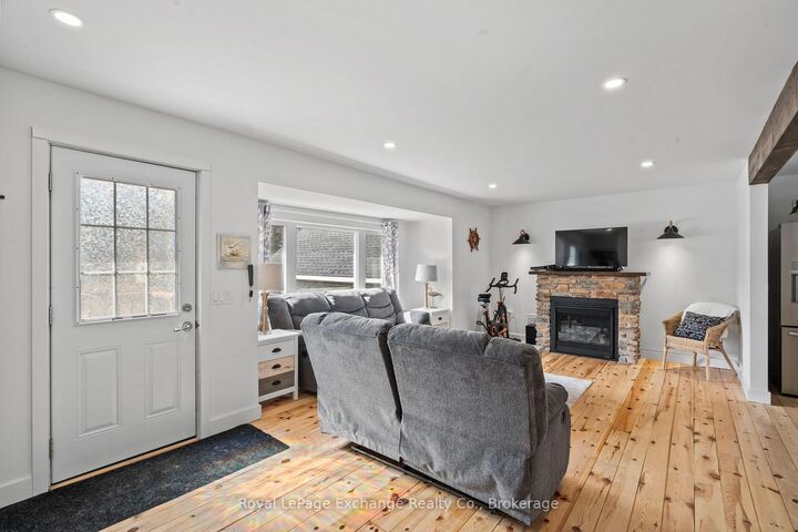 Property Photo:  120 Seneca Street  ON N2Z 2X3 
