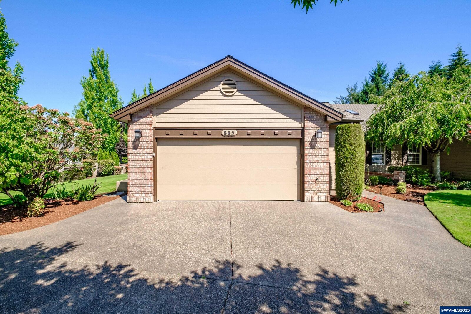 Property Photo: 865 Crenshaw Lp N OR 97303