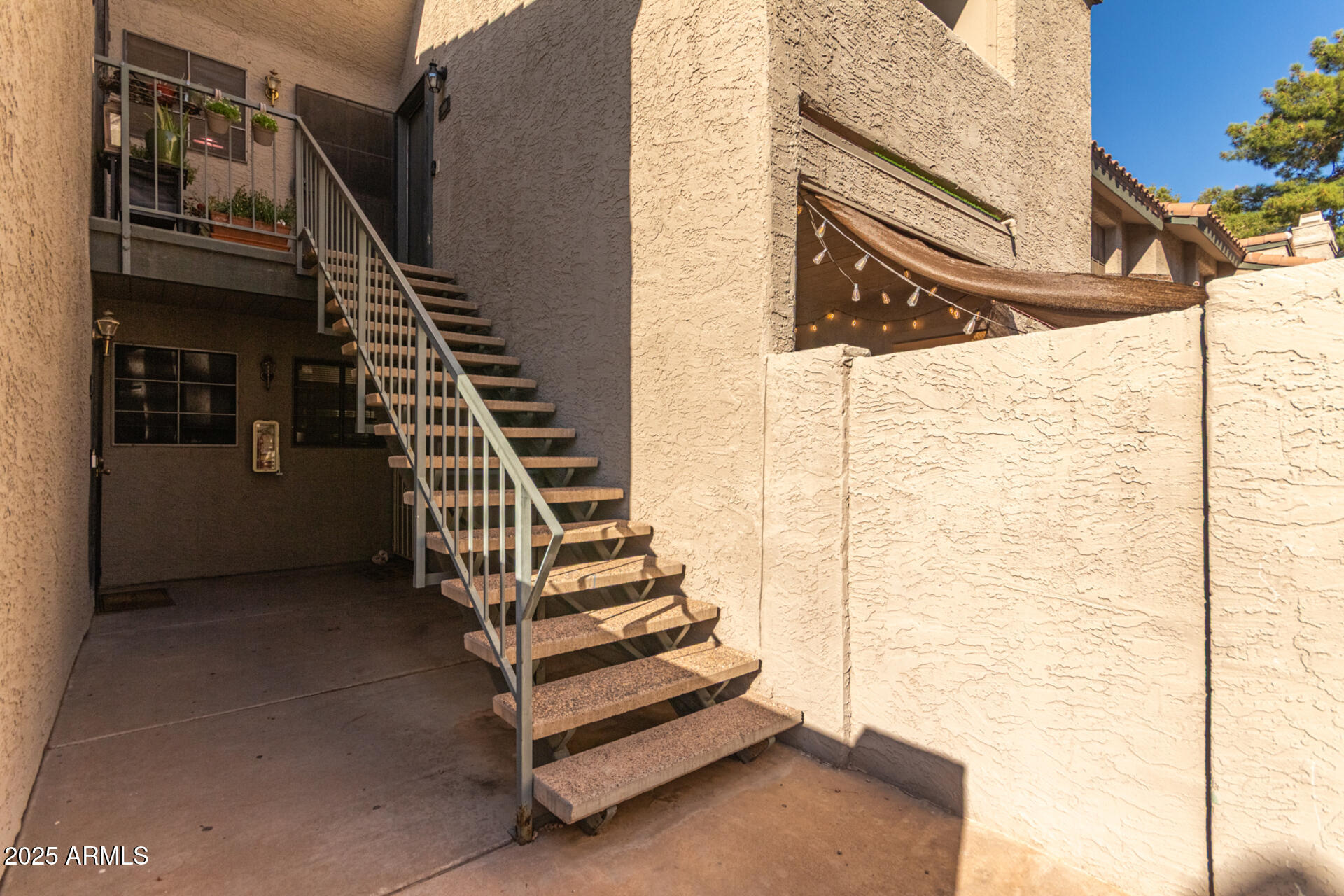 Property Photo: 533 W Guadalupe Road 1001 AZ 85210