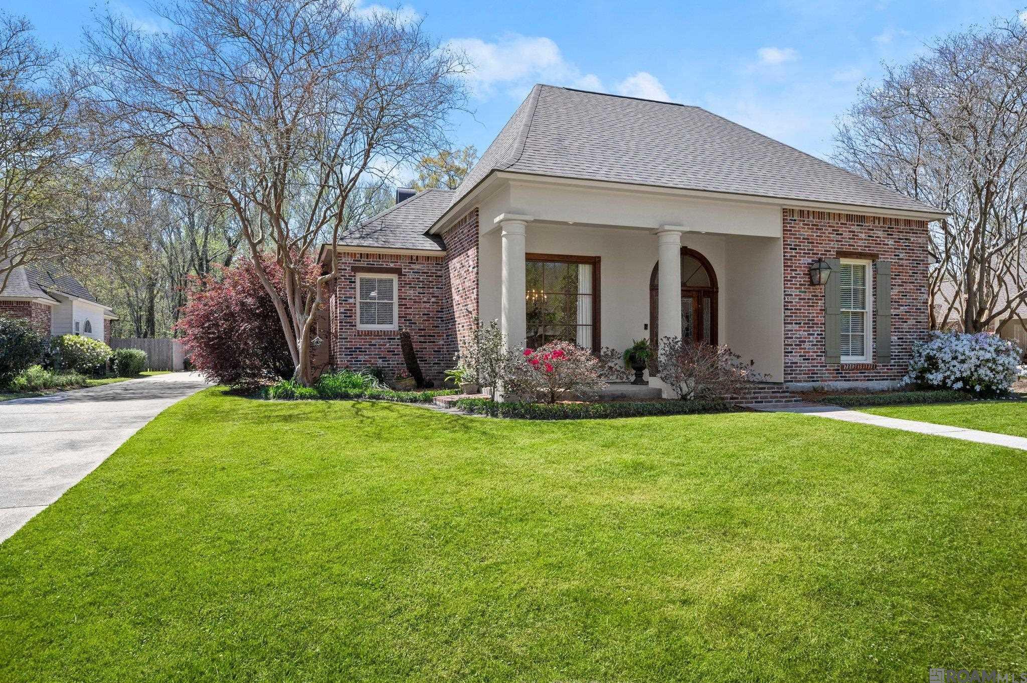 Property Photo: 3222 Plantation Court Dr LA 70820