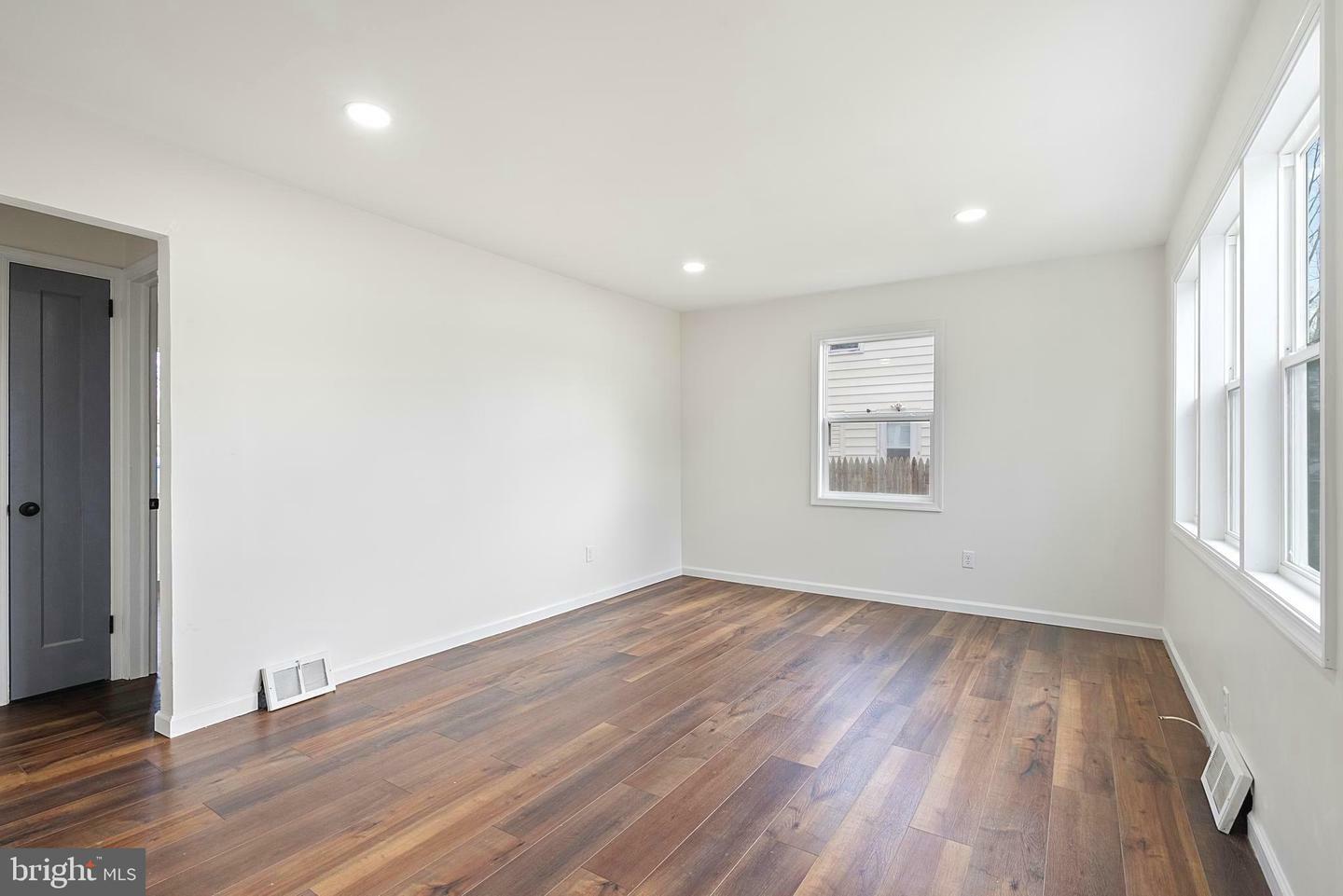 Property Photo: 221 Countiss Avenue NJ 08021