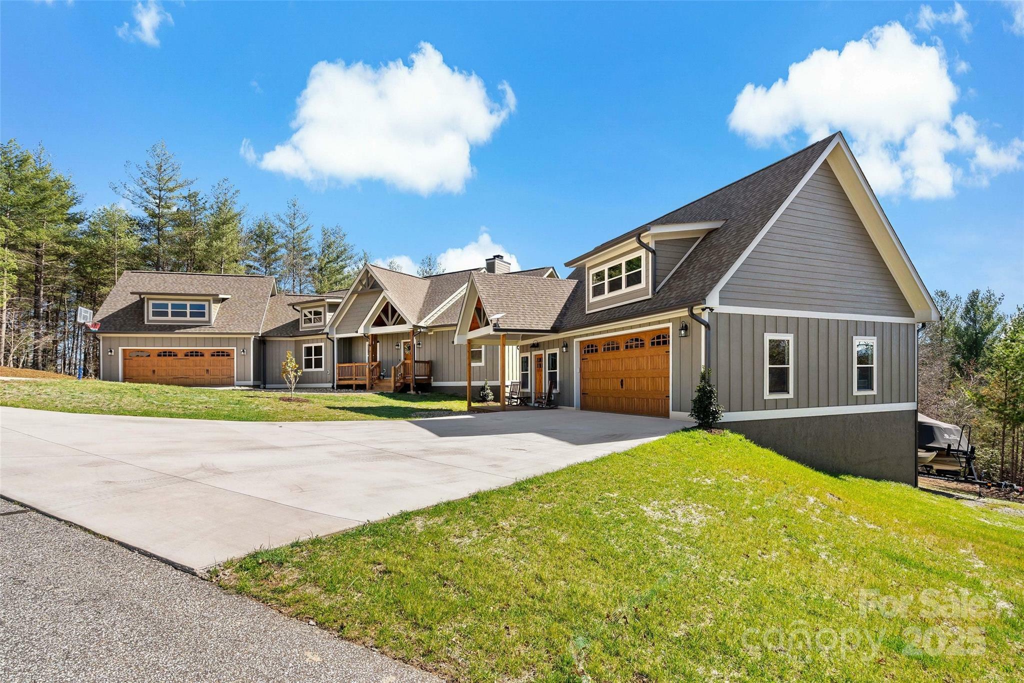 Property Photo: 207 Lake Crest Drive 11 NC 28761
