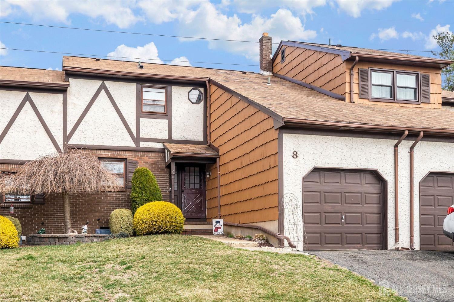 8 Canterbury Court  Sayreville NJ 08872 photo