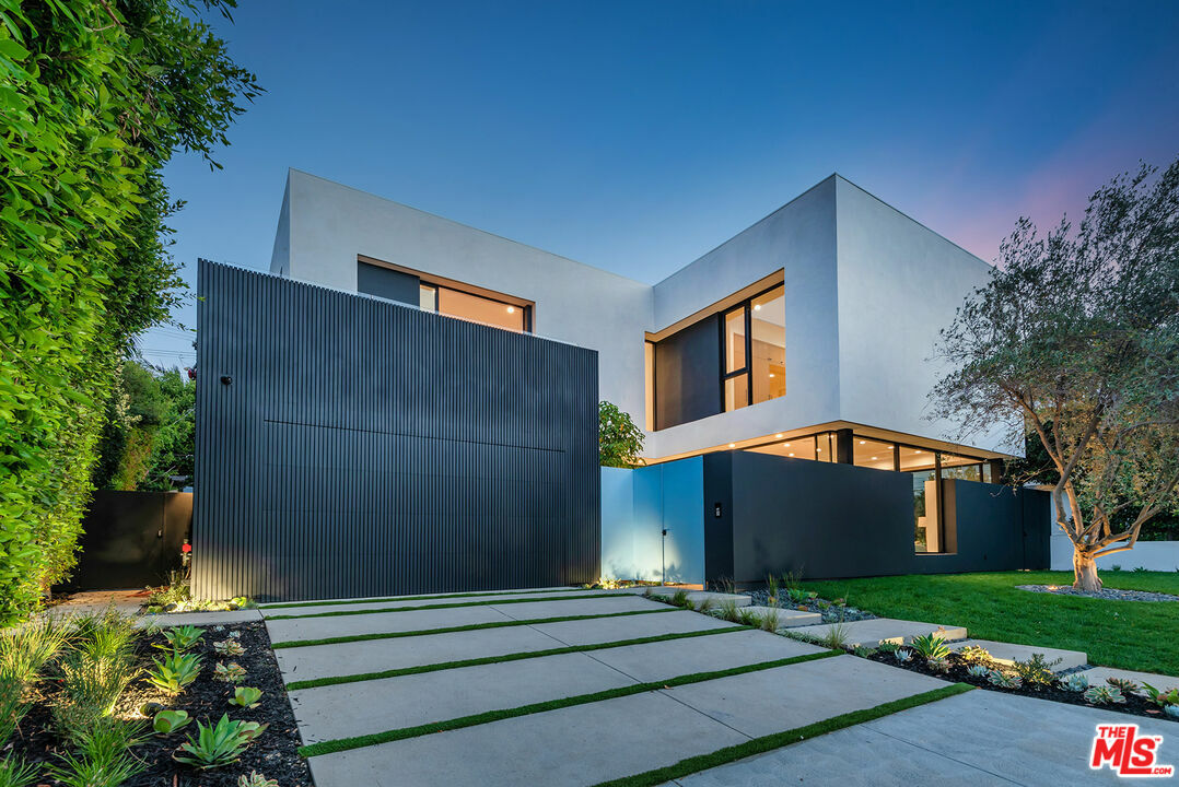 Property Photo:  12212 Octagon St  CA 90049 