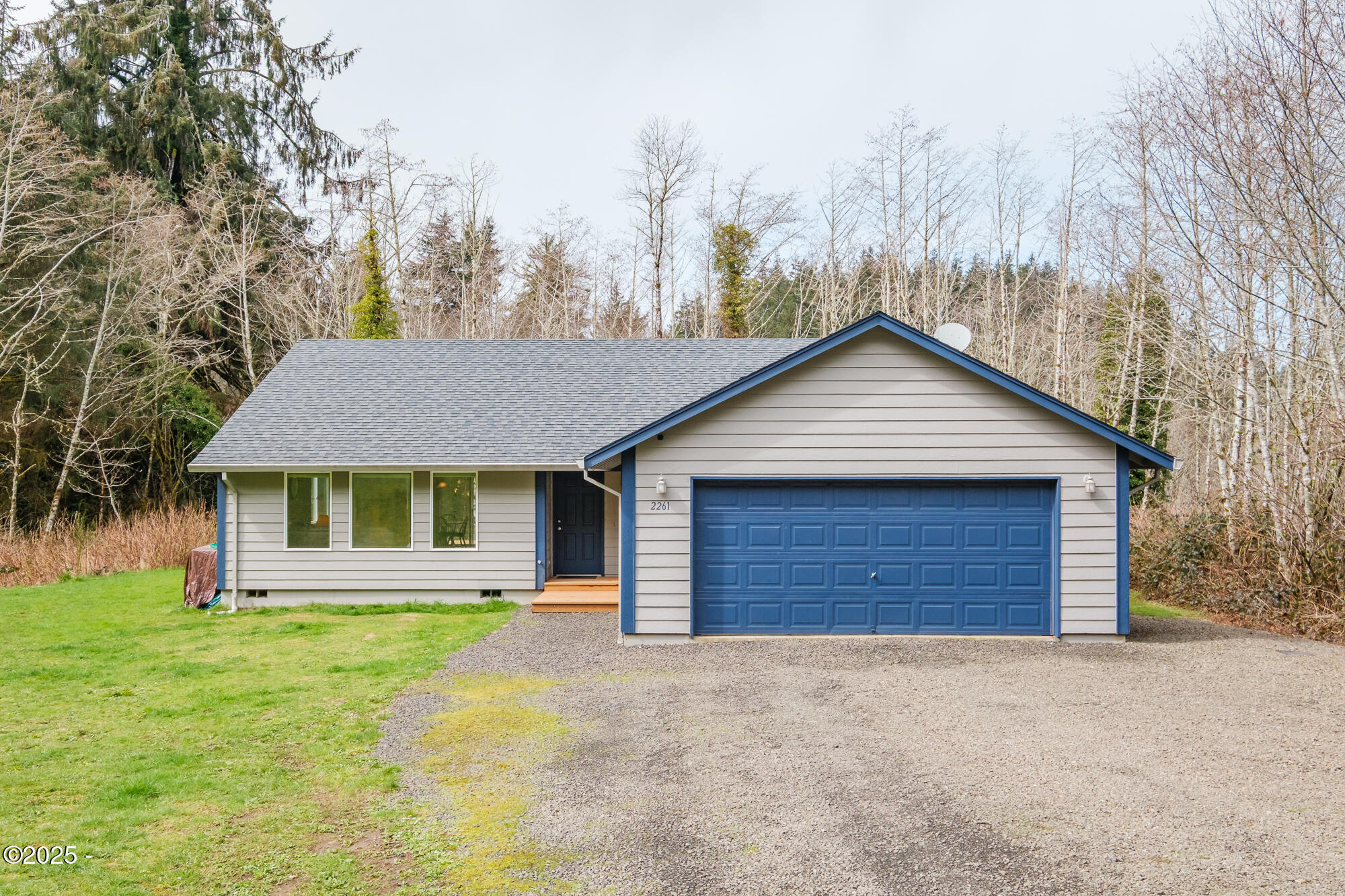 Property Photo: 2261 NE Valley Ridge Drive OR 97365