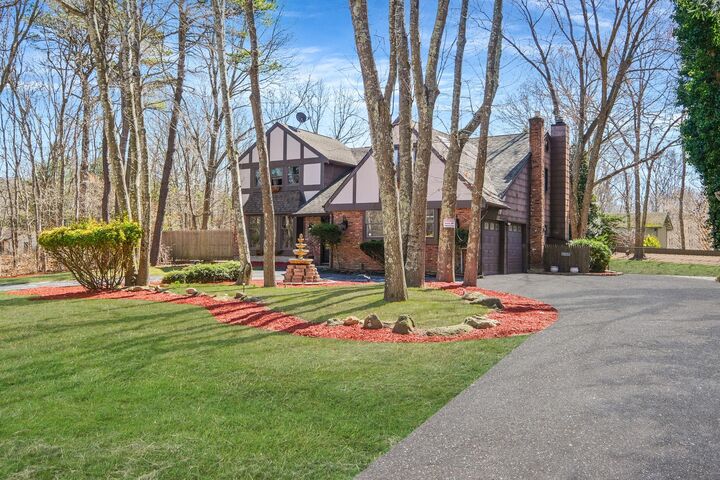 Property Photo:  2 Linda Lane  NY 11949 