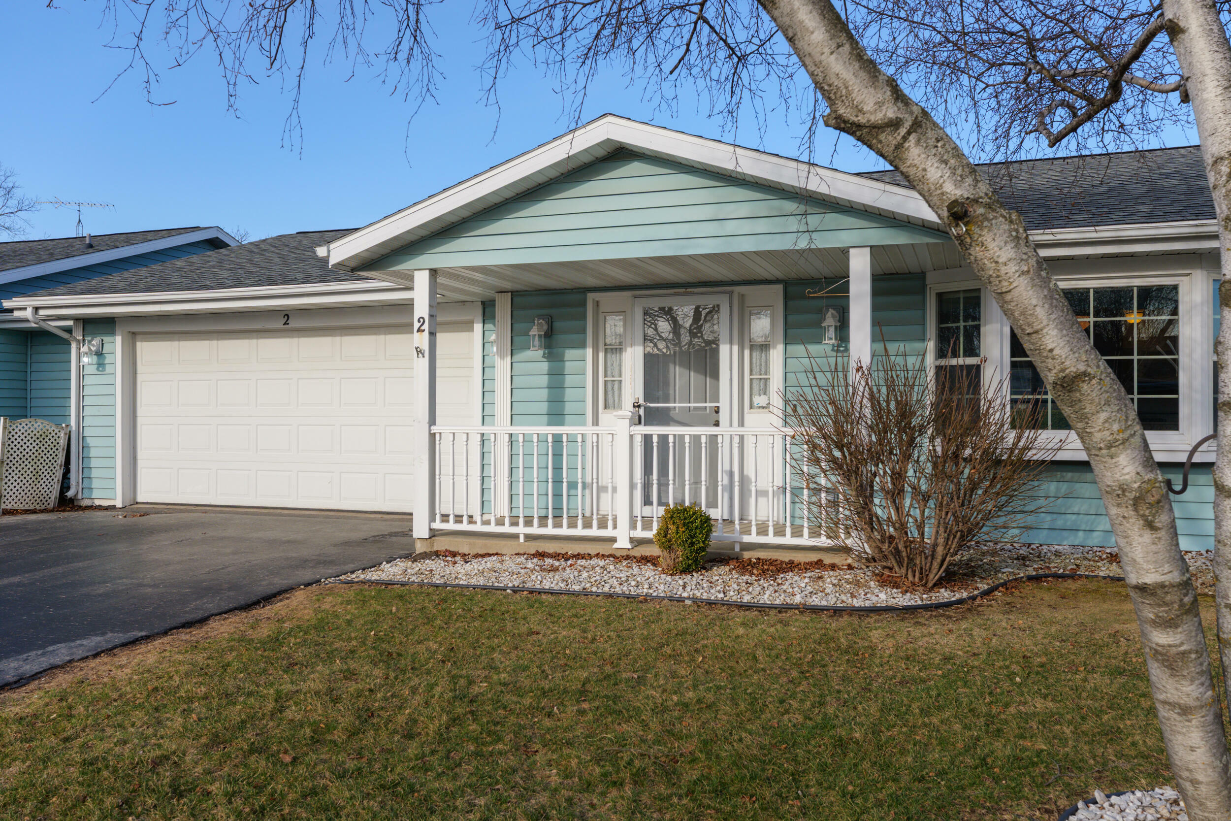 Property Photo:  407 E 3rd Ave 2  WI 53121 