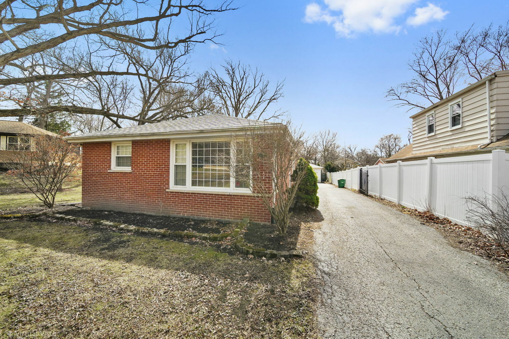 Property Photo: 437 W Eugenia Street IL 60148