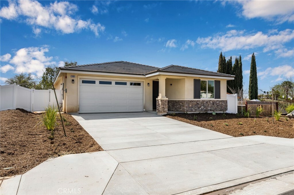 Property Photo: 24293 Dunlavy Court CA 92557