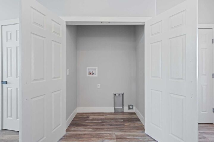 Property Photo: 610 4 Avenue SW 5 AB T0M 1X0
