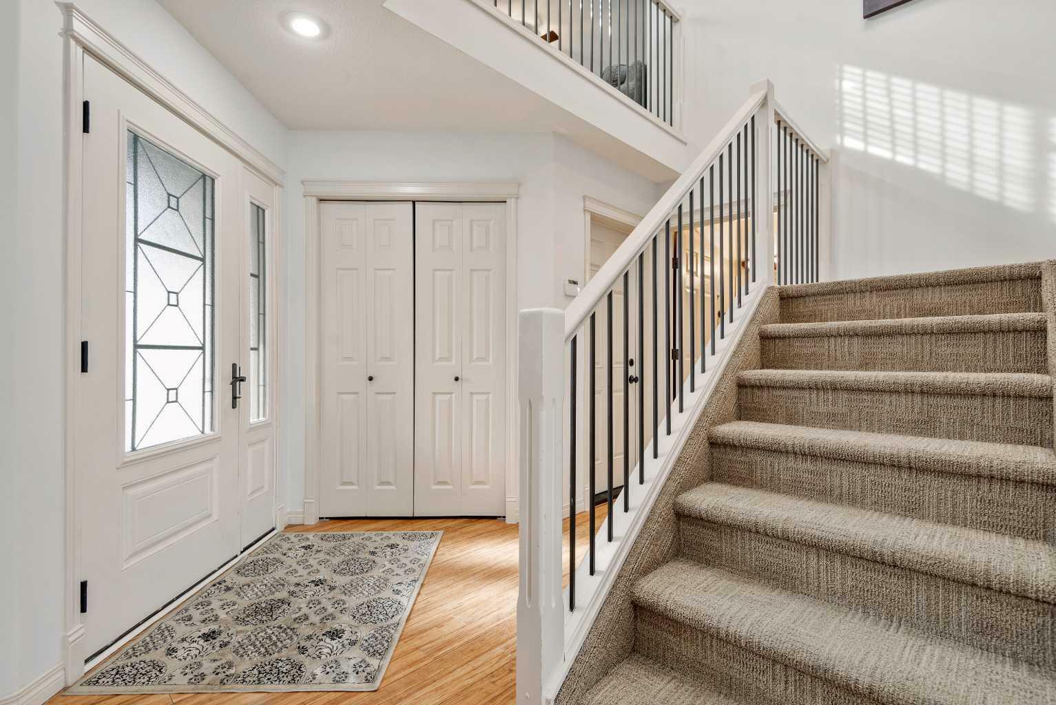 Property Photo: 100 Isbister Close AB T4R 0B9