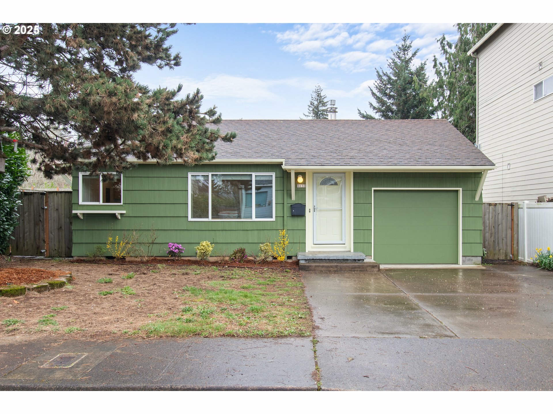8030 SE Cora St  Portland OR 97206 photo