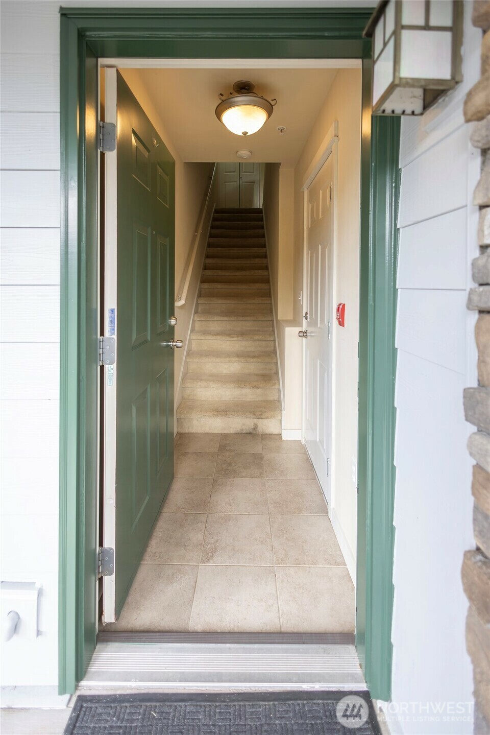 Property Photo: 21244 SE 42nd Lane WA 98029