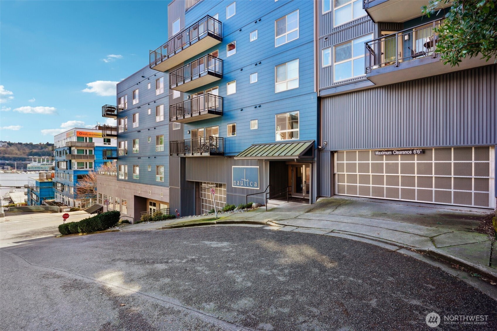 Property Photo: 1425 Dexter Avenue N 611 WA 98109
