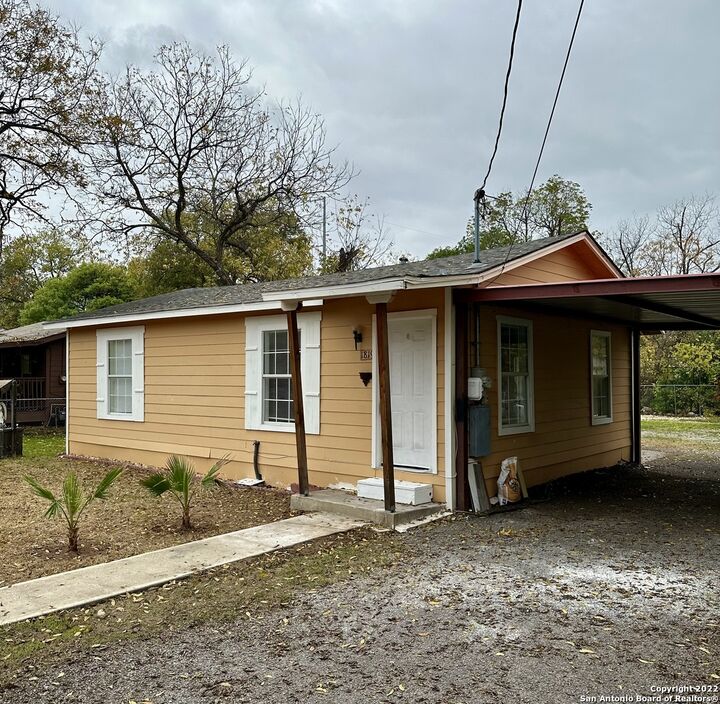 Property Photo: 1819 Madrid St TX 78237