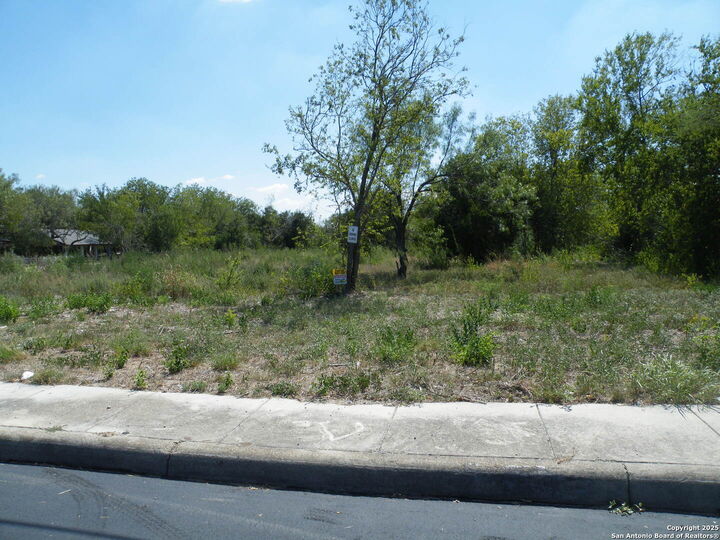 Property Photo: 4930 Fortuna TX 78237