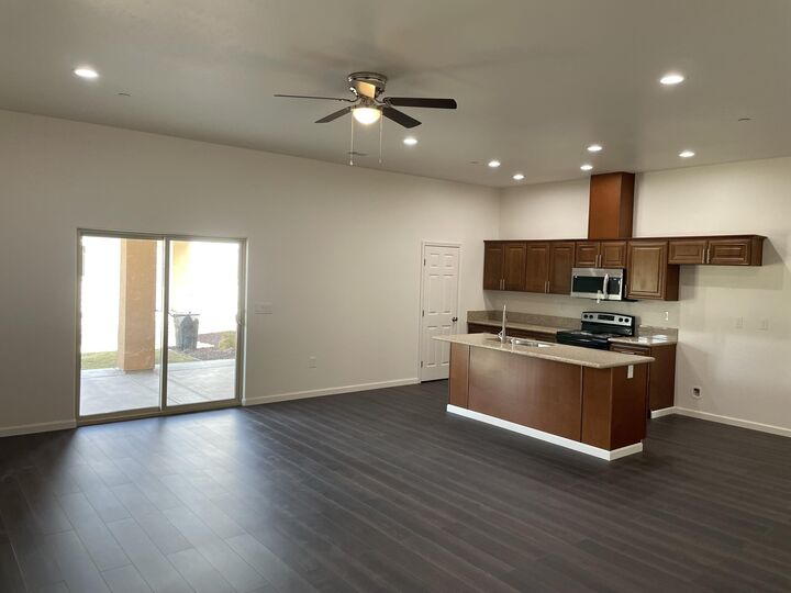 Property Photo: 2018 E Seeger Avenue CA 93292