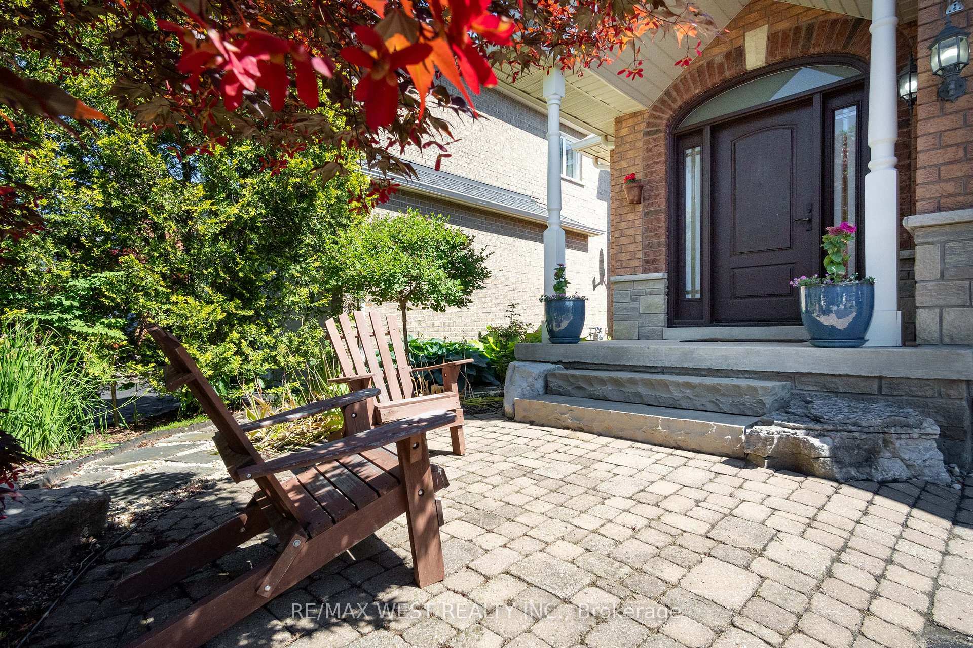 Property Photo: 84 Castelli Court ON L7E 2T8