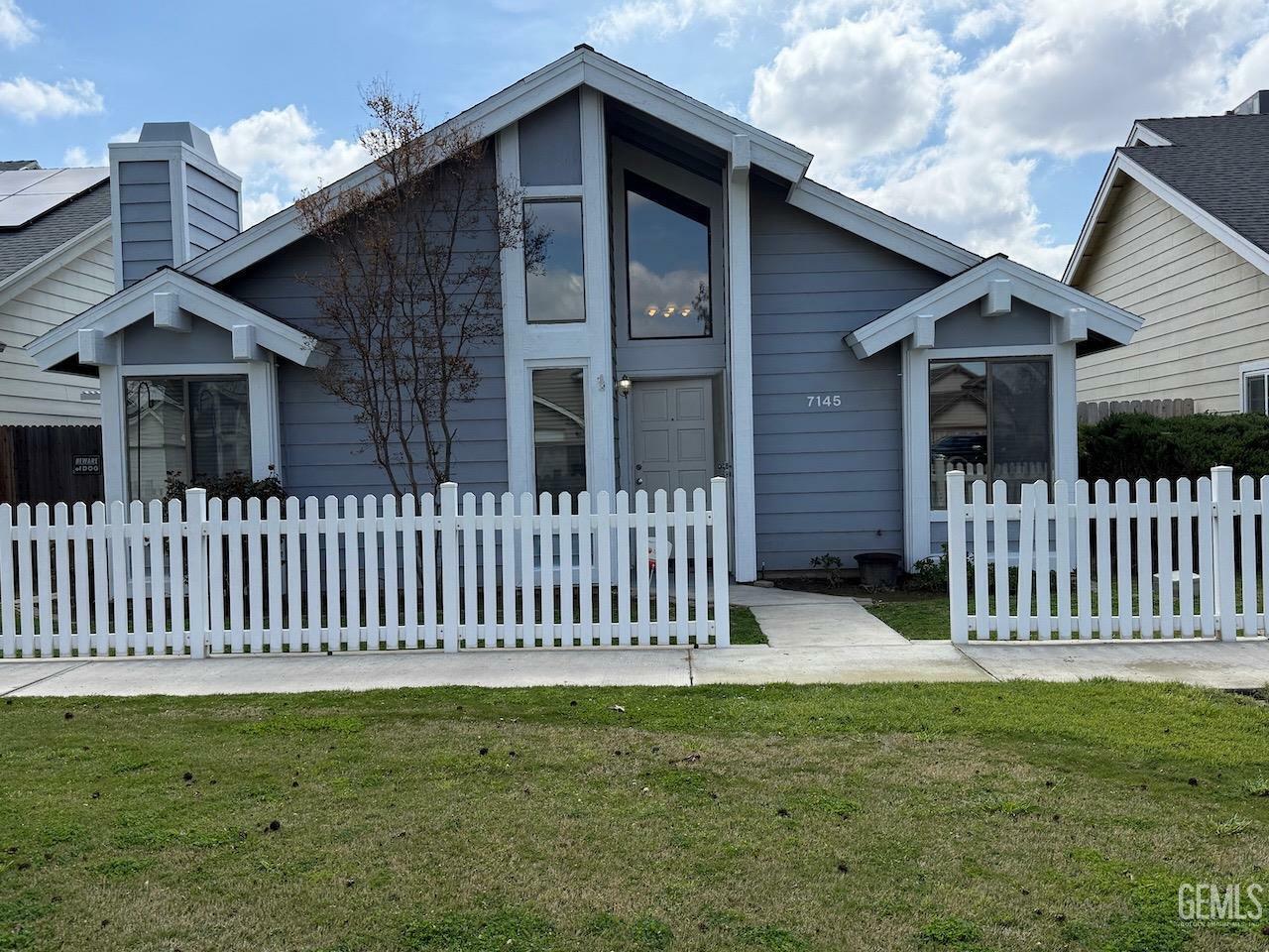 Property Photo: 7145 Hanover Circle CA 93309