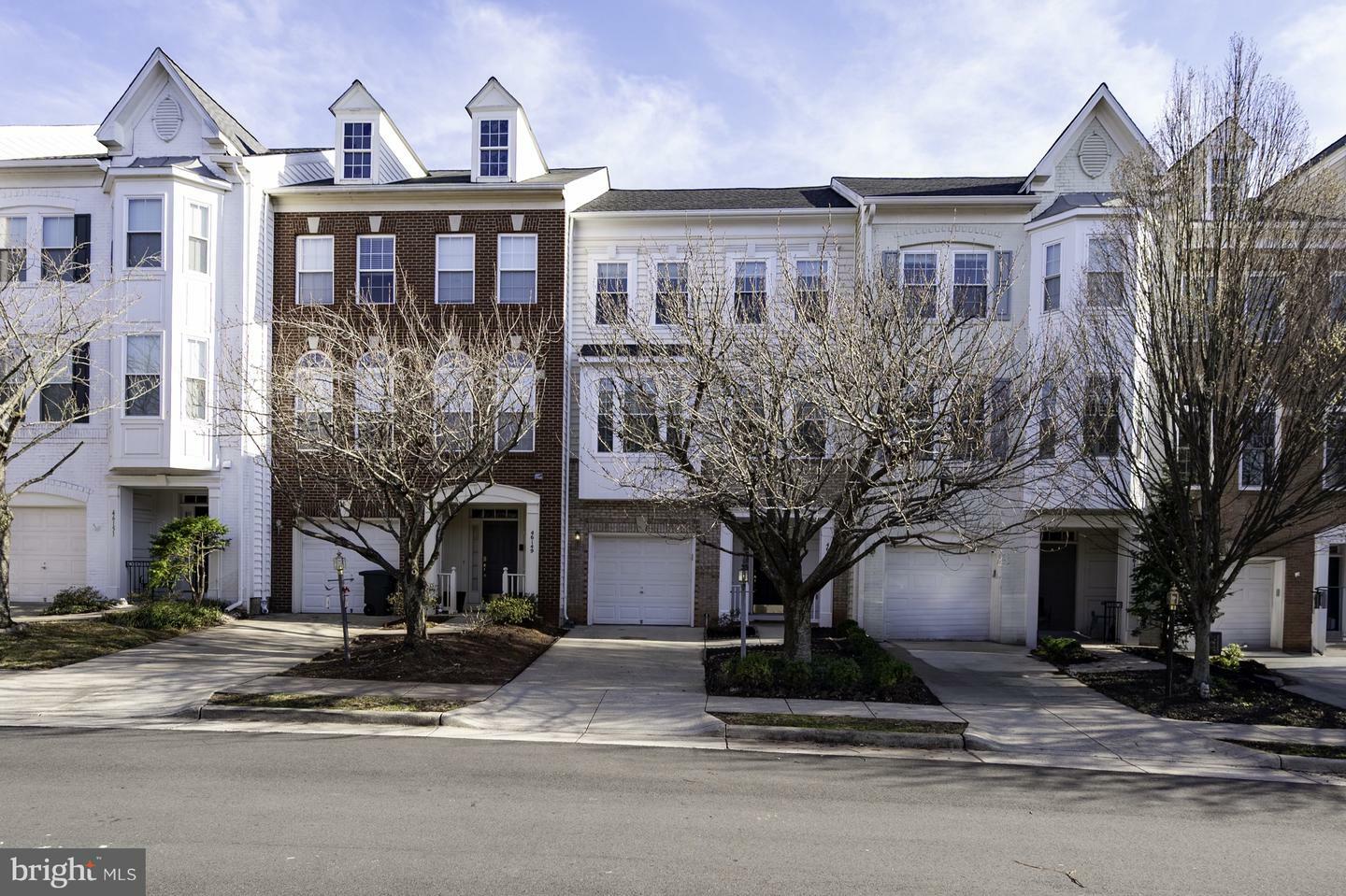 Property Photo: 46147 Cecil Terrace VA 20165