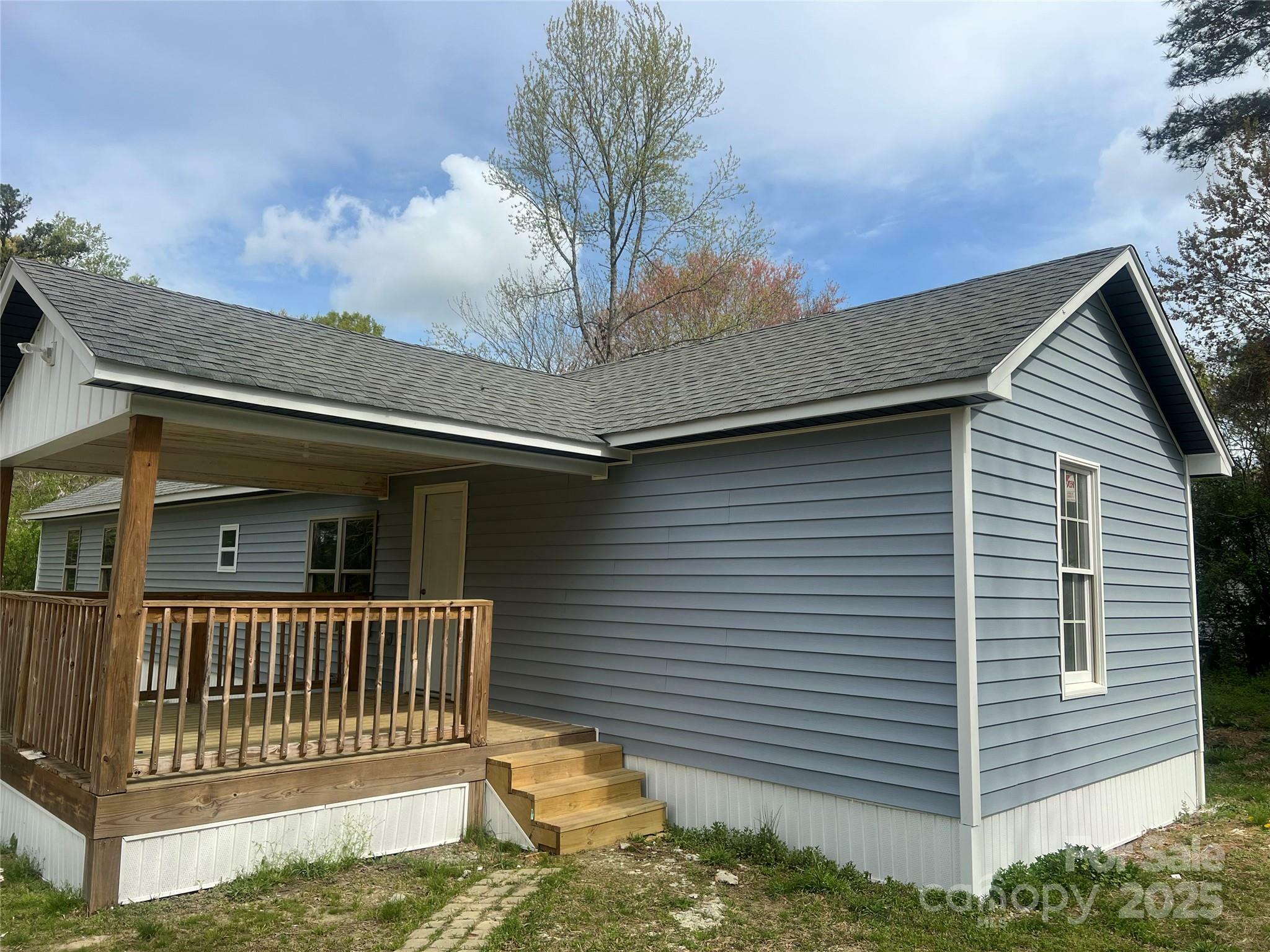 Property Photo: 2131 Barnett Street SC 29720