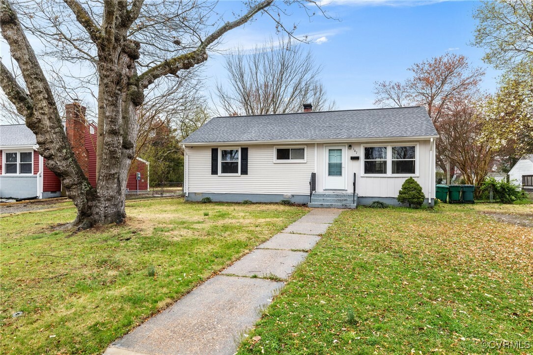 Property Photo: 107 E Gray Street VA 23150