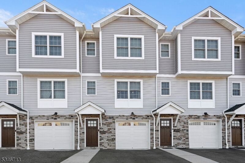 Property Photo:  472 Macarthur Ave 3  NJ 07026 