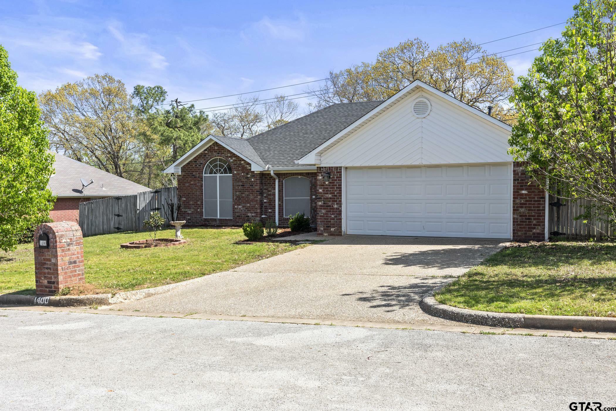 Property Photo: 1400 Lakeside Court TX 75771