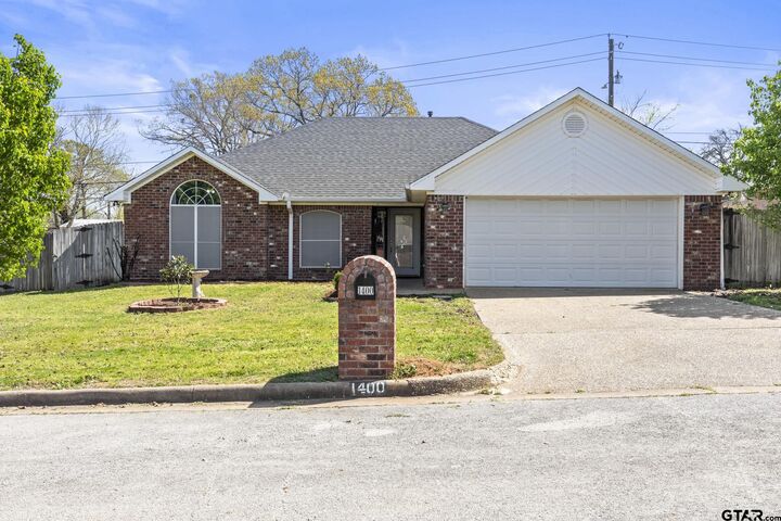Property Photo: 1400 Lakeside Ct TX 75771